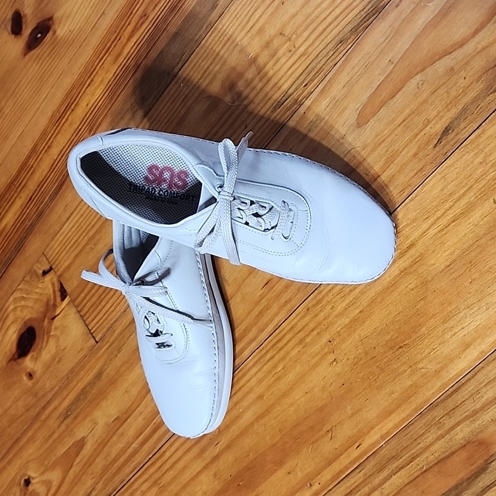SAS Traveler Lace-Up Moccasin Size 8M Bone Color